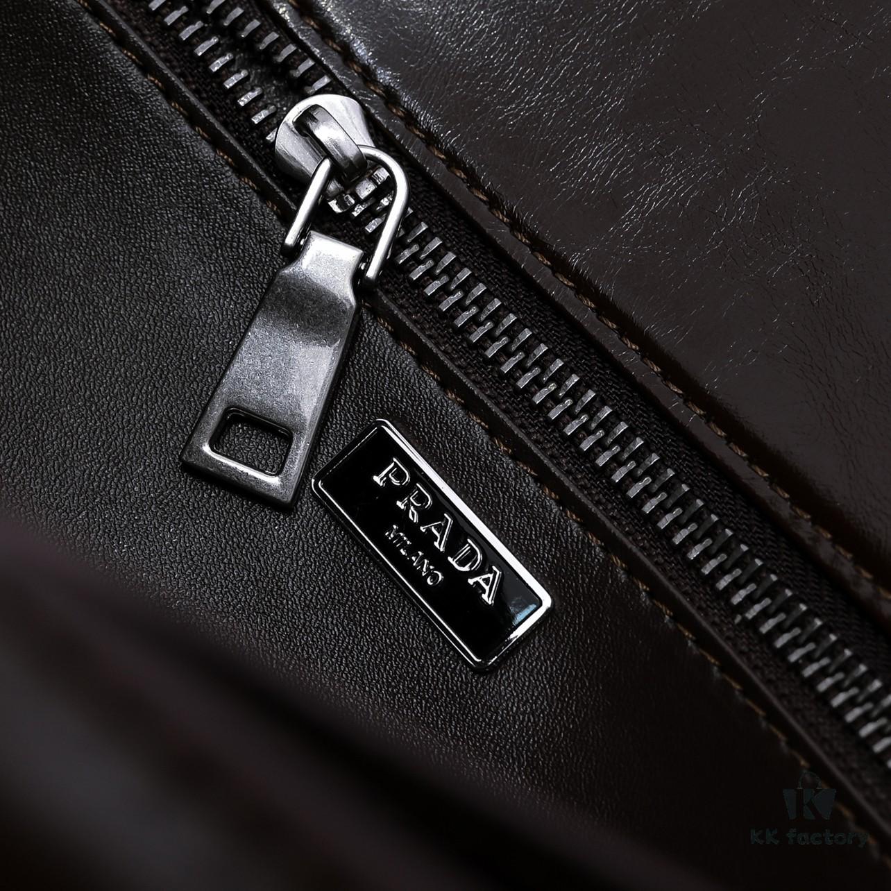 ✨New Launch✨ 2025 PRADA Pre-Spring Soft Sound Handbag in Suede Oil Wax Leather