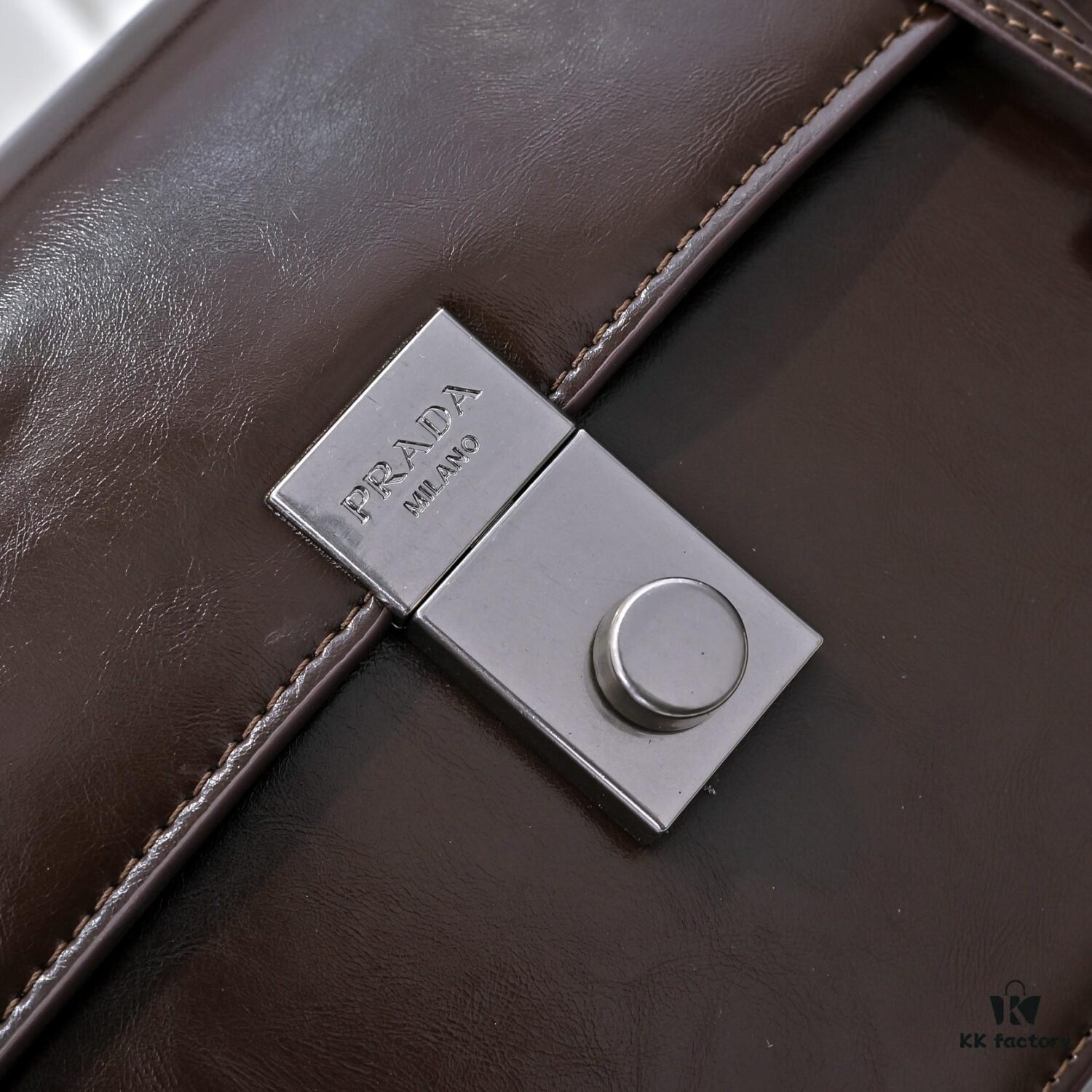 ✨New Launch✨ 2025 PRADA Pre-Spring Soft Sound Handbag in Suede Oil Wax Leather