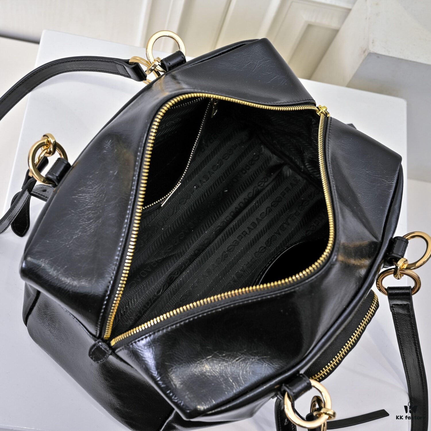 PRADA 2025 Spring New Arrival Oil-Waxed Leather Tote Bag