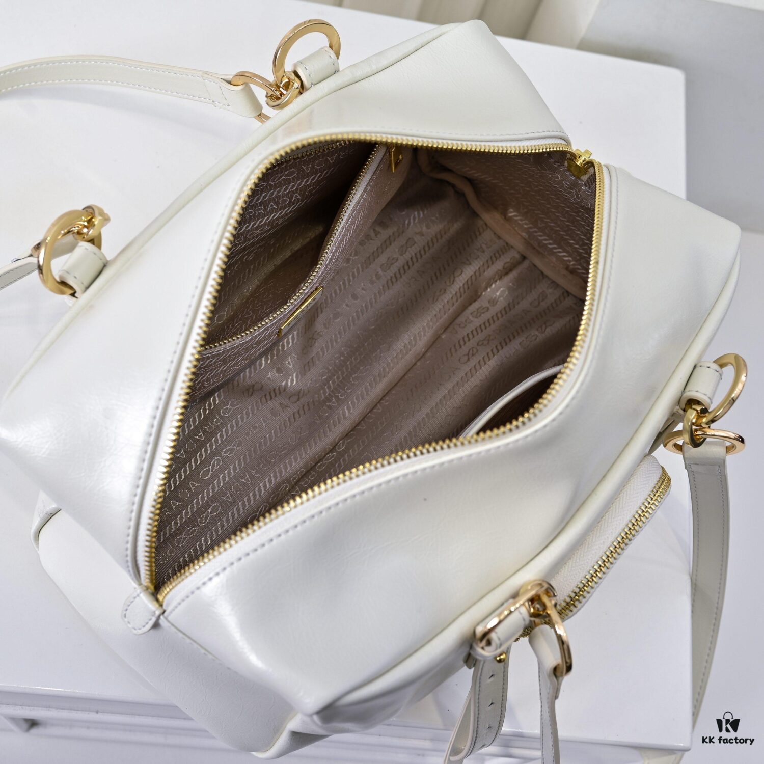 PRADA 2025 Spring New Arrival Oil-Waxed Leather Tote Bag