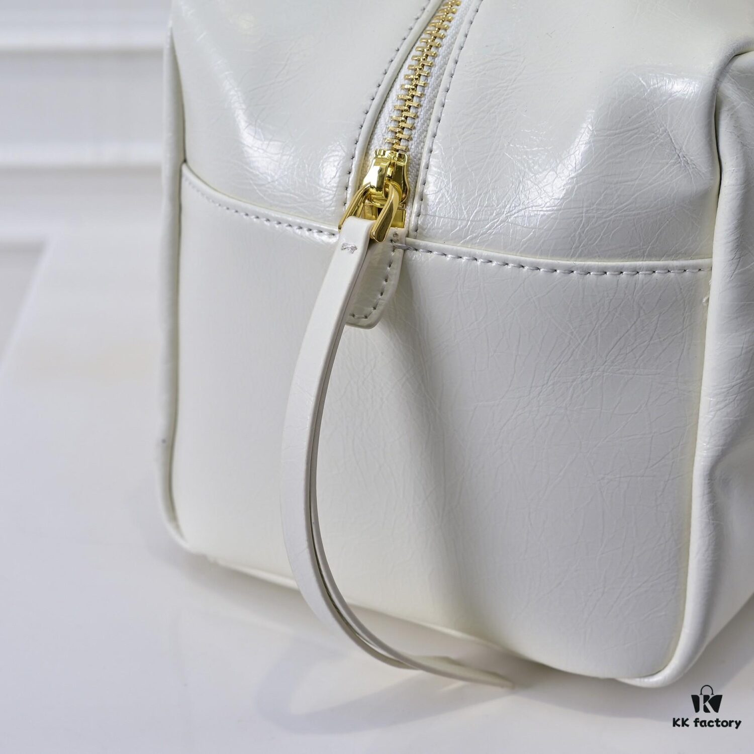 PRADA 2025 Spring New Arrival Oil-Waxed Leather Tote Bag