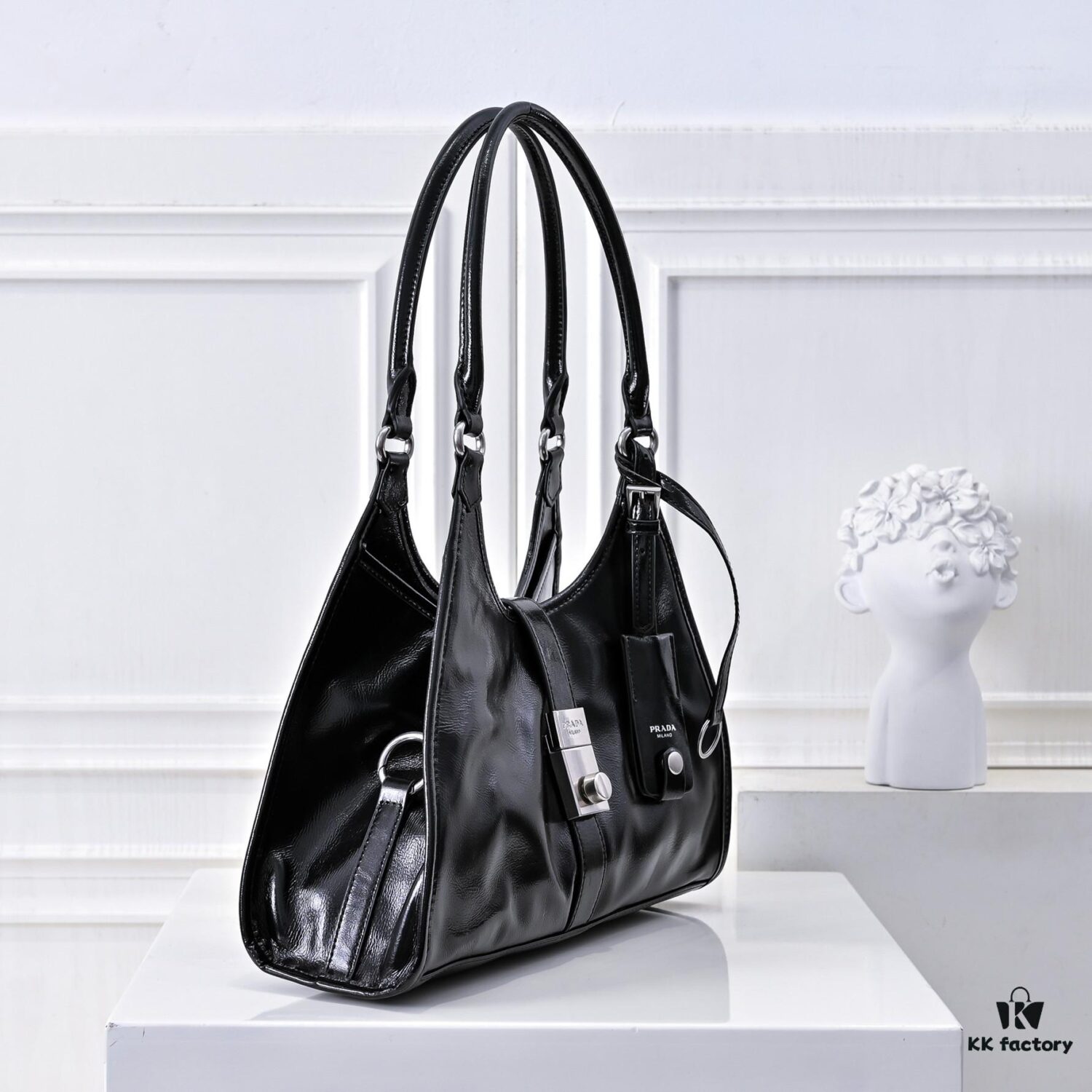 Early Spring 🎉PRADA Counter New Arrival🎉 (All-Leather Series) [Original Order Quality + Matching Store Hardware] Full-Grain Oil-Waxed Calfskin