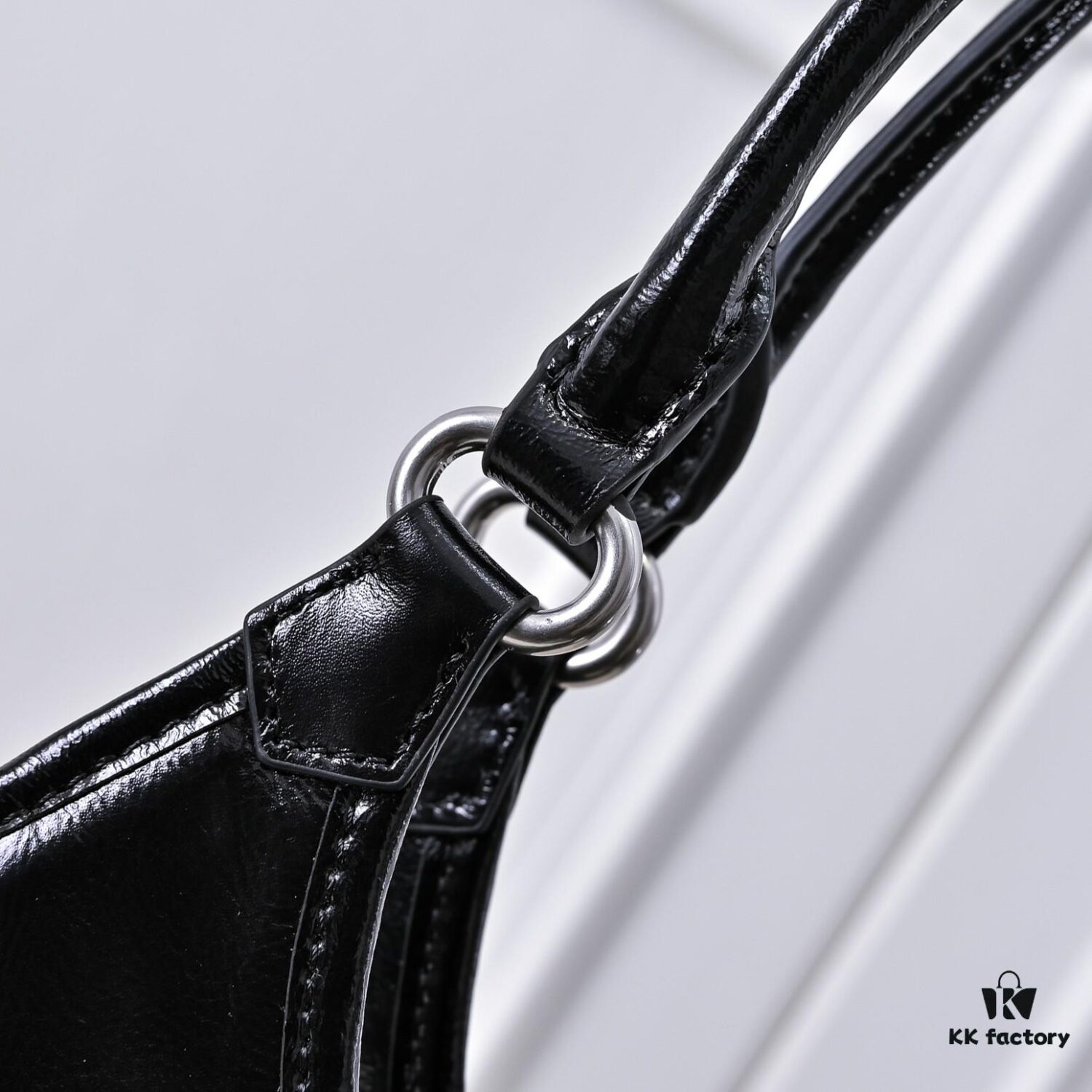 Early Spring 🎉PRADA Counter New Arrival🎉 (All-Leather Series) [Original Order Quality + Matching Store Hardware] Full-Grain Oil-Waxed Calfskin