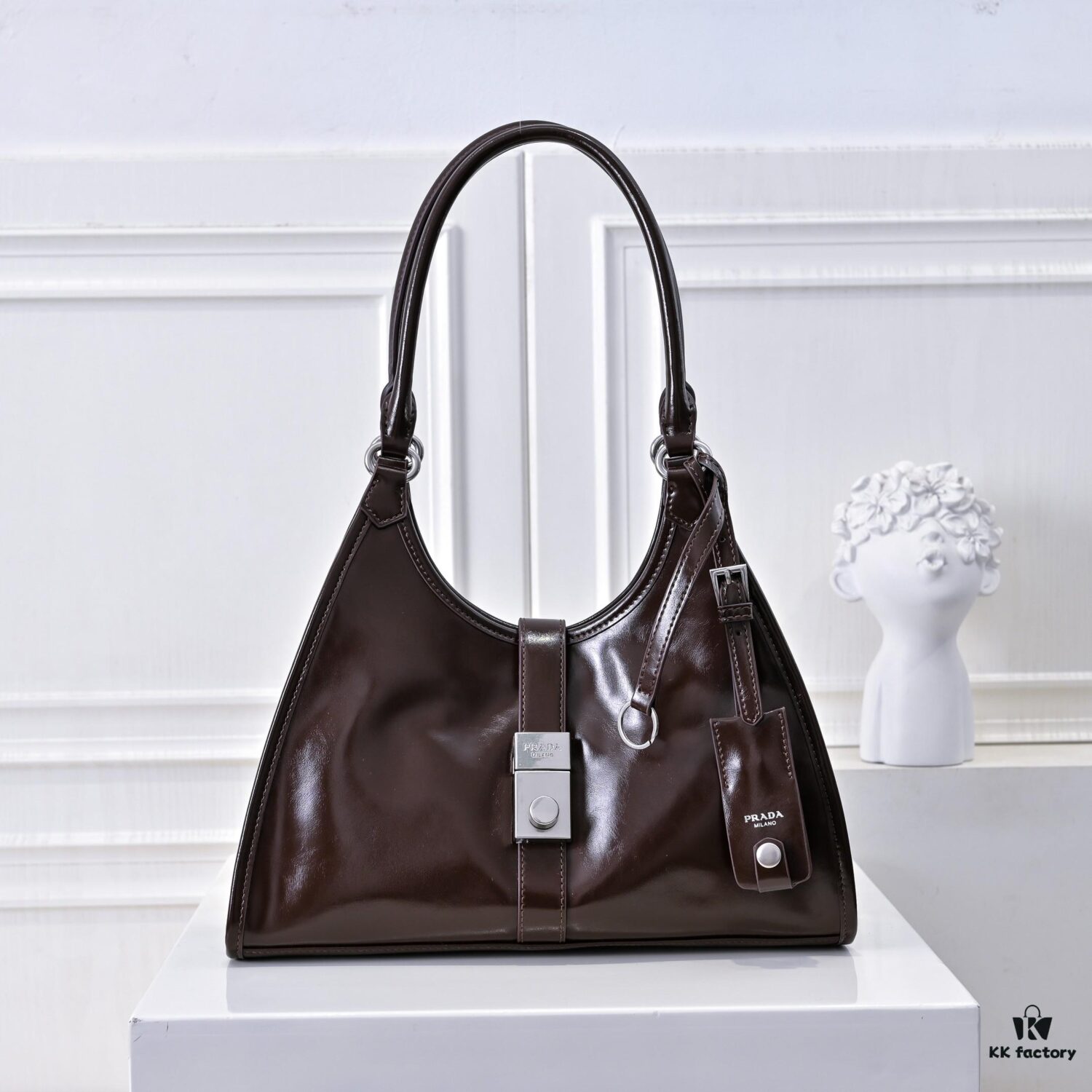 Early Spring 🎉PRADA Counter New Arrival🎉 (All-Leather Series) [Original Order Quality + Matching Store Hardware] Full-Grain Oil-Waxed Calfskin