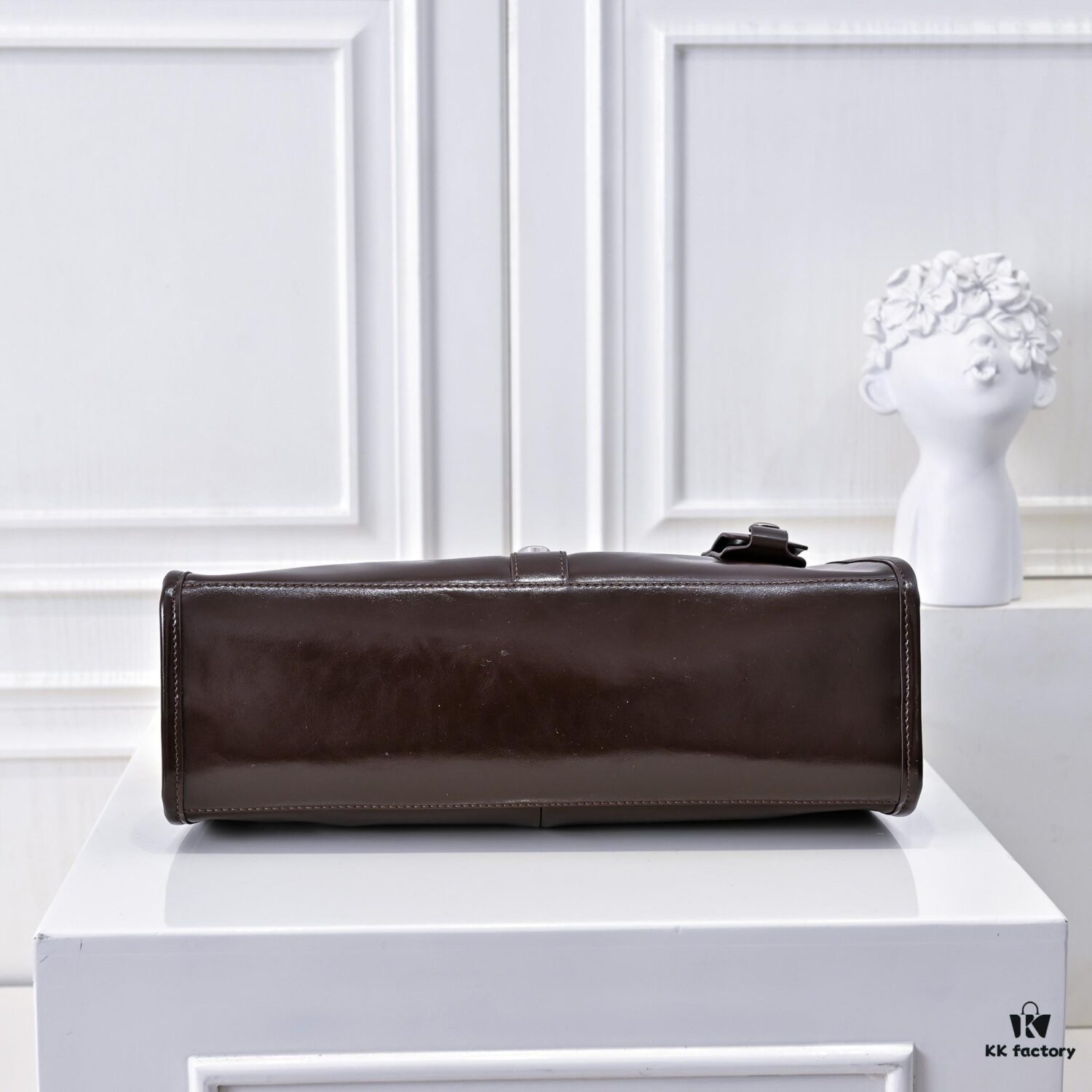 Early Spring 🎉PRADA Counter New Arrival🎉 (All-Leather Series) [Original Order Quality + Matching Store Hardware] Full-Grain Oil-Waxed Calfskin