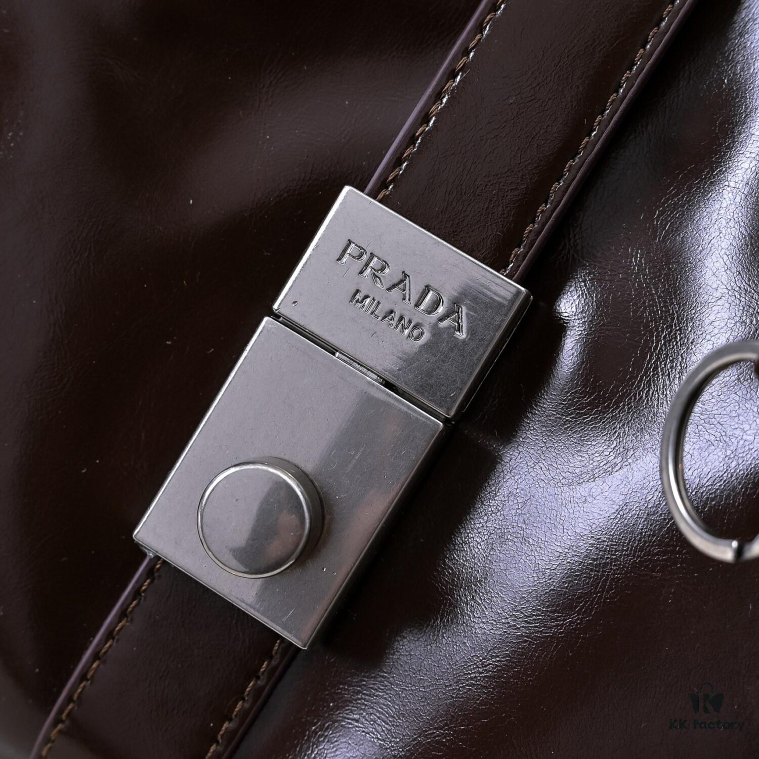 Early Spring 🎉PRADA Counter New Arrival🎉 (All-Leather Series) [Original Order Quality + Matching Store Hardware] Full-Grain Oil-Waxed Calfskin