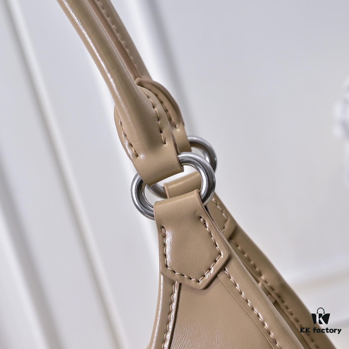 Early Spring Celebration 🎉 PRADA Counter New Arrival 🎉 (All-Leather Series) [Original Order Quality with Matched Hardware] Full-Grain Oil-Waxed Calfskin