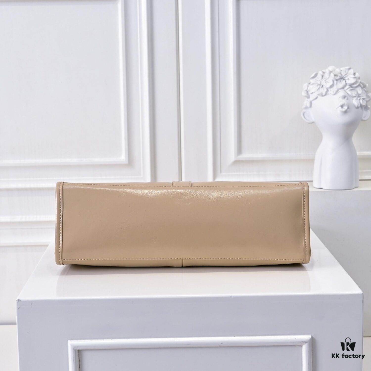 Early Spring Celebration 🎉 PRADA Counter New Arrival 🎉 (All-Leather Series) [Original Order Quality with Matched Hardware] Full-Grain Oil-Waxed Calfskin