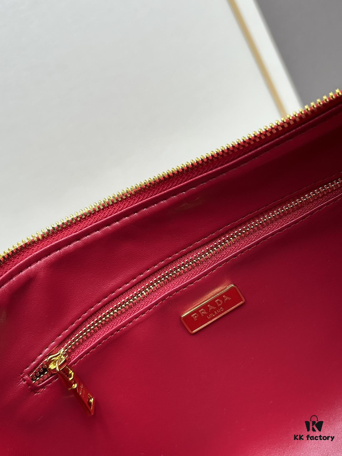 PRADA New Arrival at Official Counter (Full Leather Series) - Original Order Quality with Authentic Hardware, Wrinkled Painted Calfskin and Suede Lock Bag