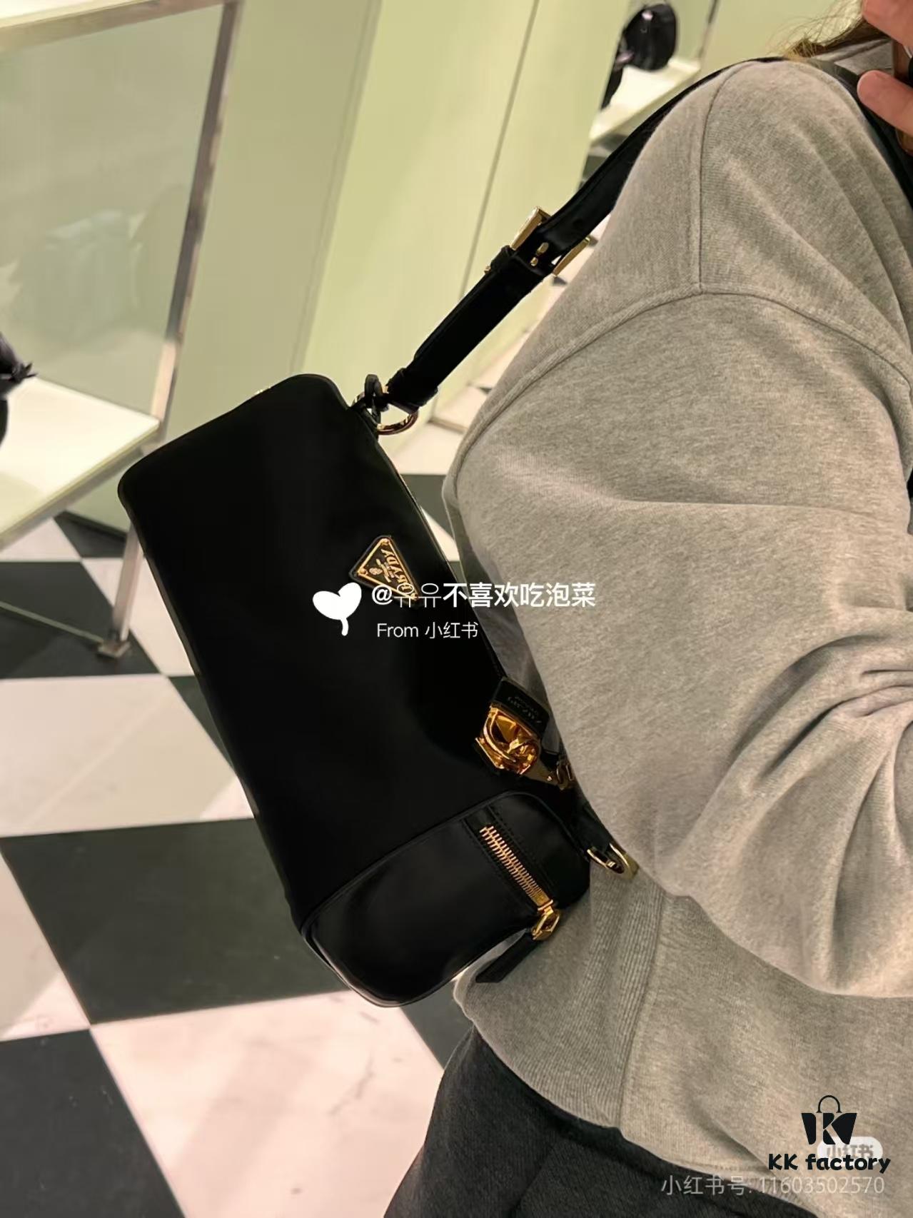 PRADA New Arrival Original Quality Full-Grain Crinkled Calfskin & Suede Lock Bag with Gold-Tone Hardware