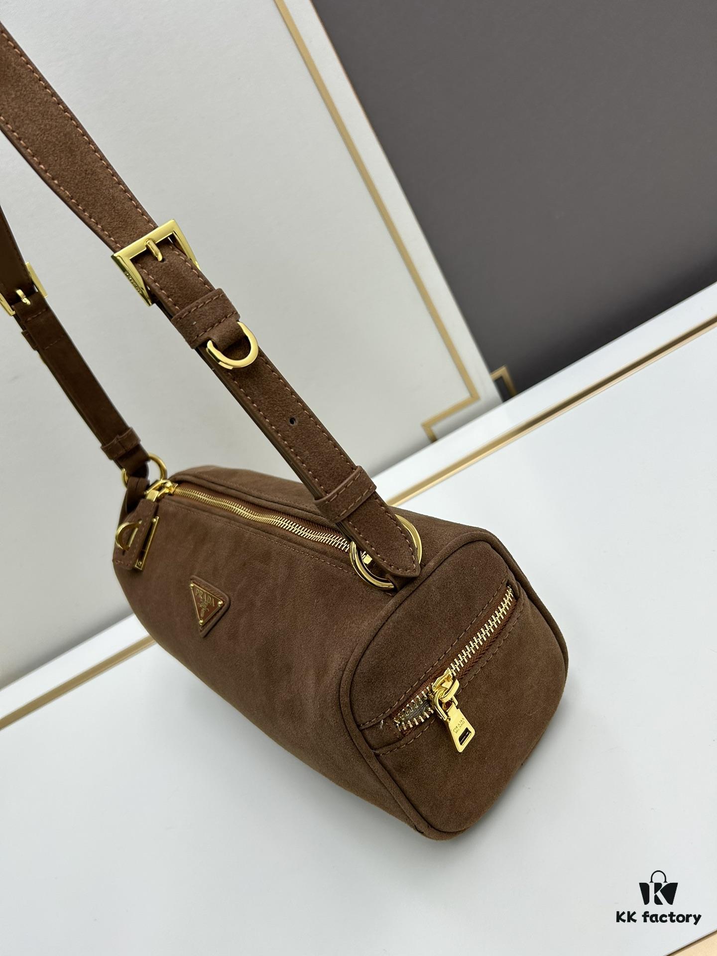 PRADA New Arrival Original Quality Full-Grain Wrinkled Lacquer Calfskin and Suede Lock Bag with Gold-Tone Hardware