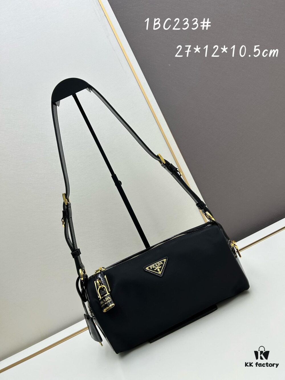 PRADA New Arrival Genuine Top-Grade Full Grain Wrinkled Lacquer Cowhide & Suede Shoulder Bag