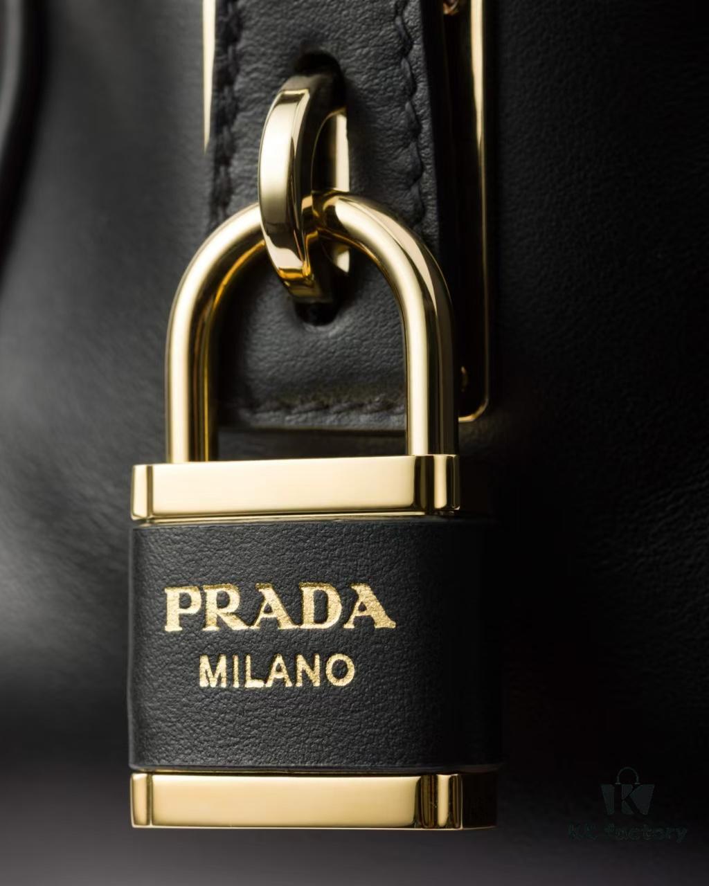 Nylon with Leather Trim, Full Leather PRADA Counter New Arrival Original Quality Matching Store Hardware Re-Nylon Nylon and Top Grain Calfskin Lock Bag