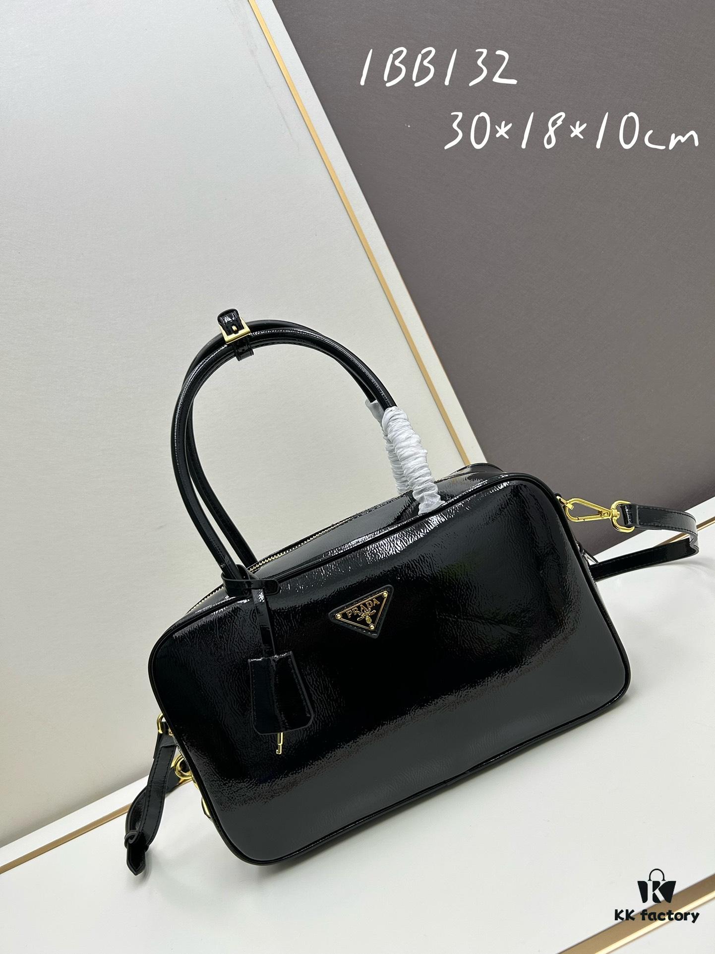 Nylon with Leather Trim, Full Leather PRADA Counter New Arrival Original Quality Matching Store Hardware Re-Nylon Nylon and Top-Grain Calfskin Lock Bag