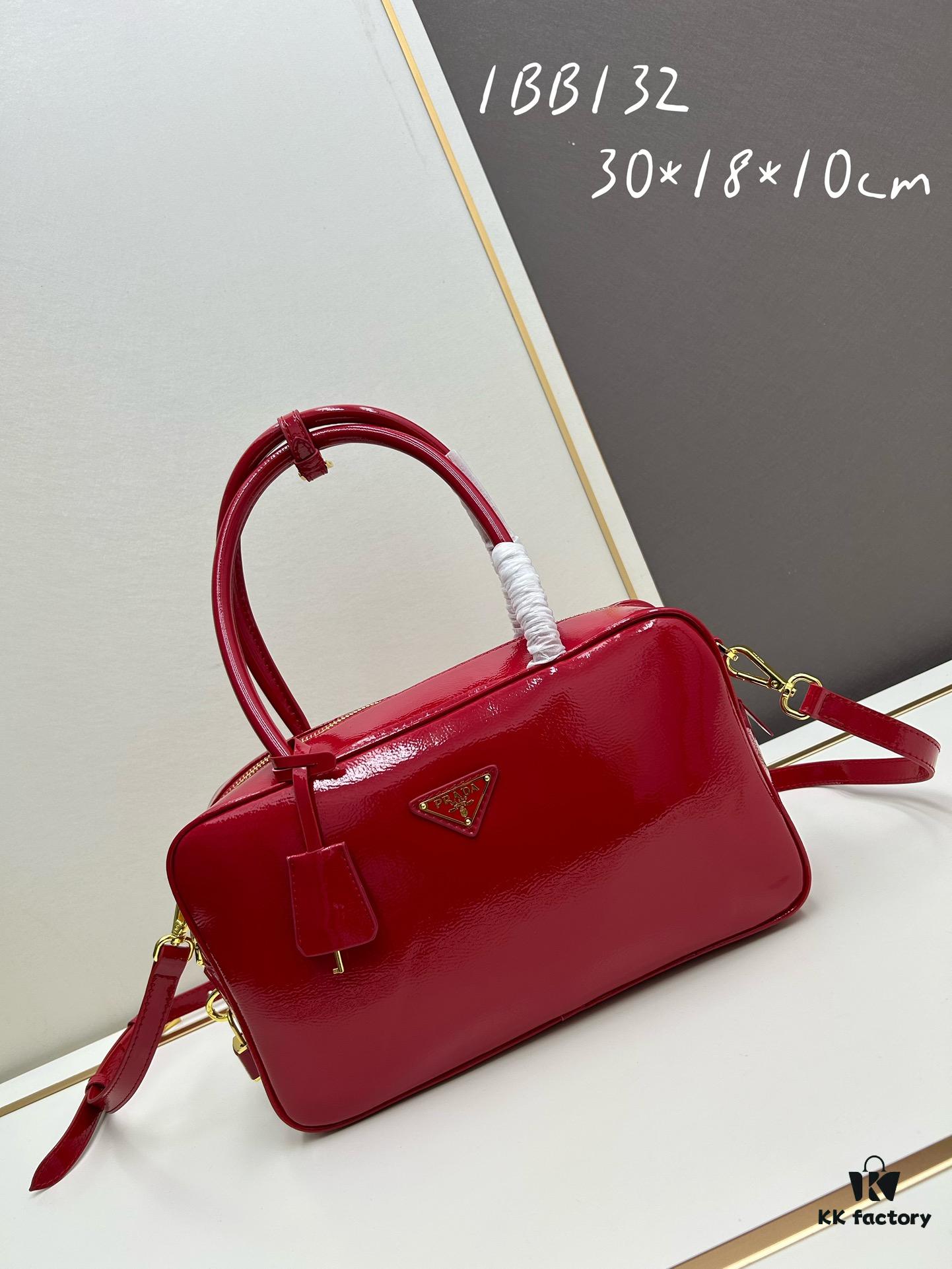 Nylon with Leather Trim, Full Leather PRADA Counter New Arrival Original Quality Matching Store Hardware Re-Nylon Nylon and Top-Grain Calfskin Lock Bag