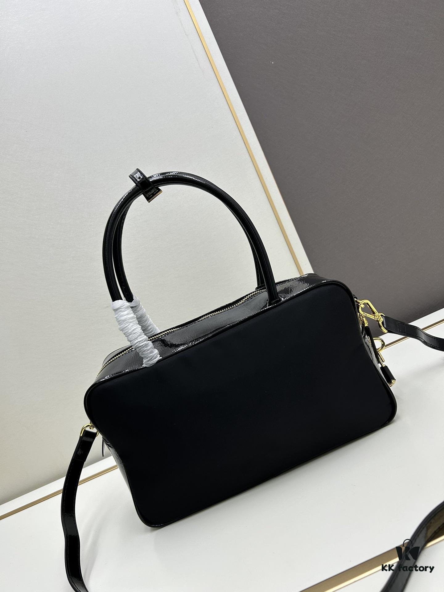 Nylon with Genuine Leather Trim, Full Leather PRADA Counter New Arrival Original Quality Matching Store Hardware Re-Nylon Tote Bag with Lock