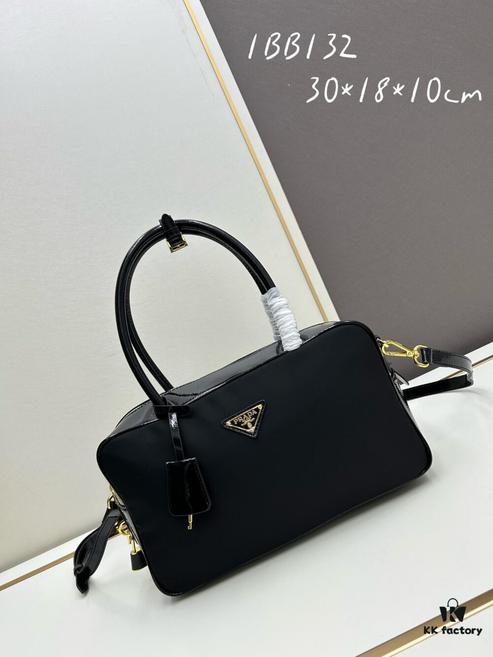 Nylon with Genuine Leather Trim, Full Leather PRADA Counter New Arrival Original Quality Matching Store Hardware Re-Nylon Tote Bag with Lock
