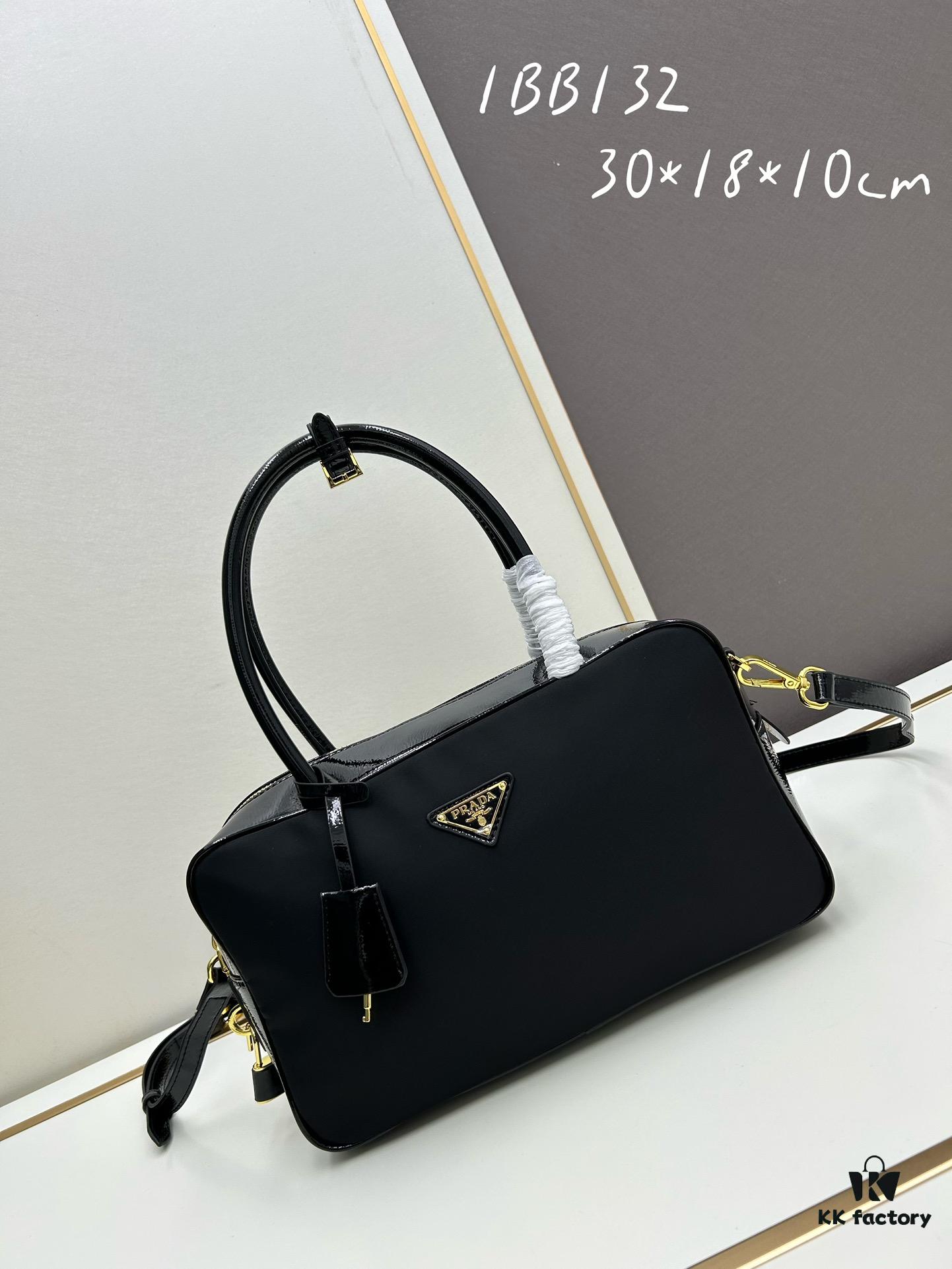 Nylon with Genuine Leather Trim, Full Leather PRADA Counter New Arrival Original Quality Matching Store Hardware Re-Nylon Tote Bag with Lock