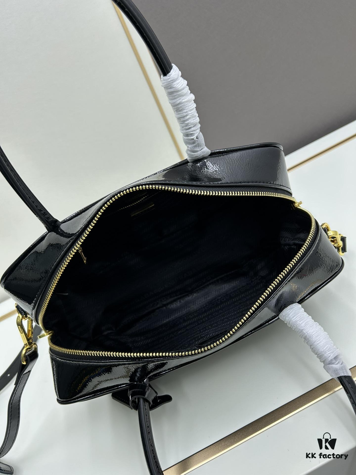 Nylon with Genuine Leather Trim, Full Leather PRADA Counter New Arrival Original Quality Matching Store Hardware Re-Nylon Tote Bag with Lock