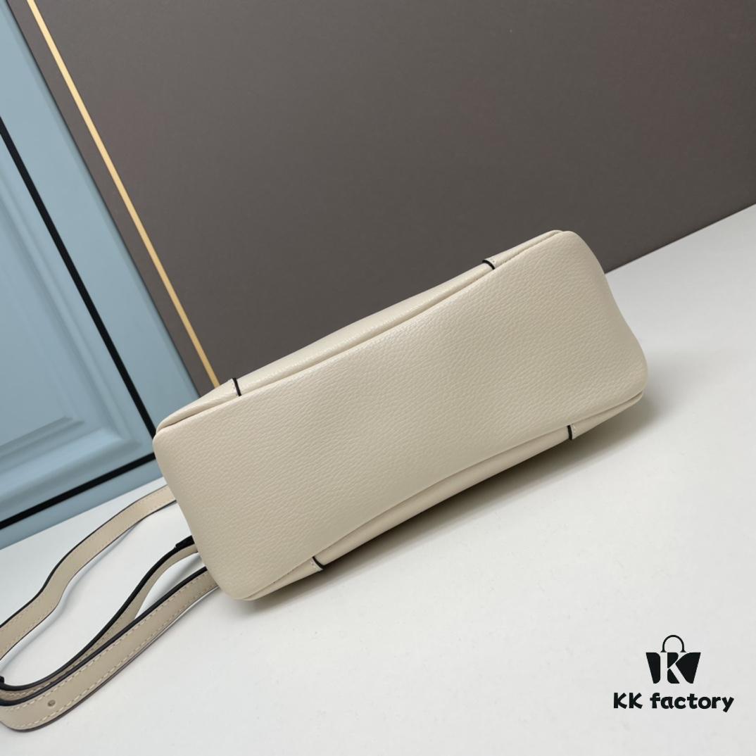 PRADA Must-Have Horn Bag with Detachable Chain Strap – A Perfect Blend of Vintage and Modern Fashion