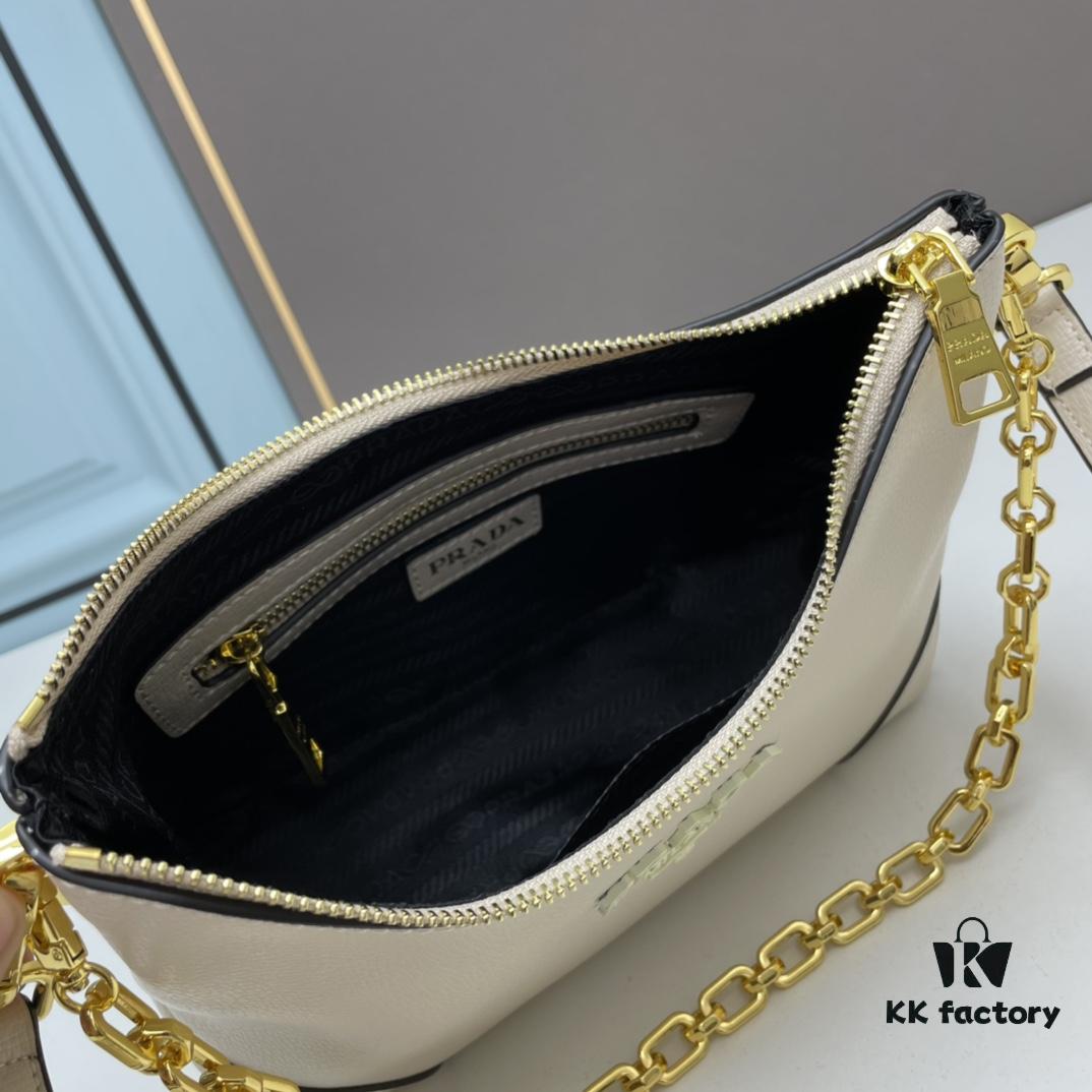 PRADA Must-Have Horn Bag with Detachable Chain Strap – A Perfect Blend of Vintage and Modern Fashion