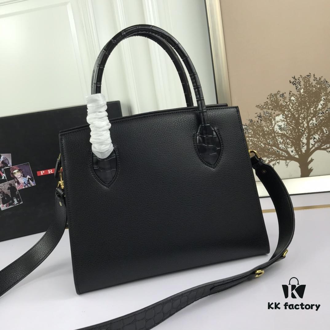 You're the Most Beautiful One – Minimalist and Fashionable Bag for the New Year