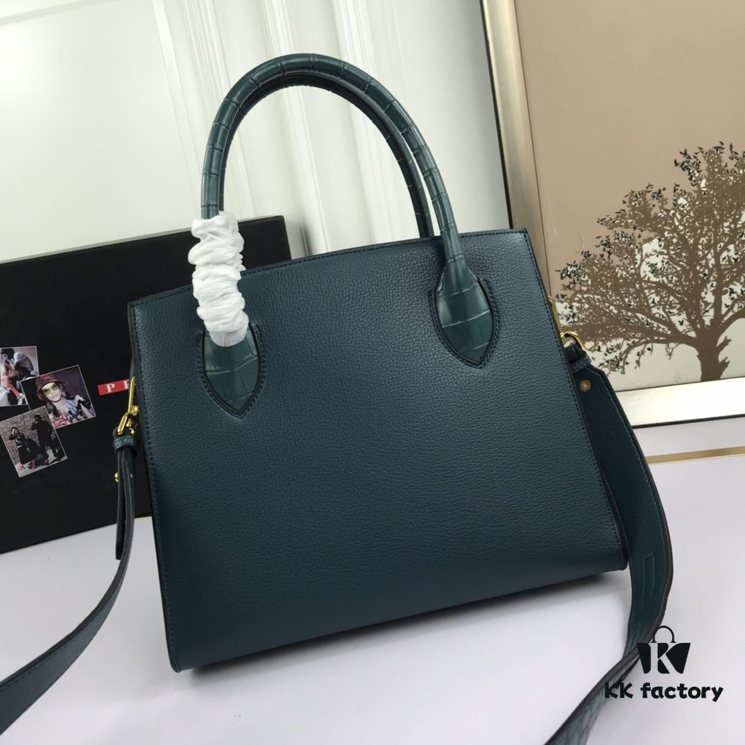 You're the Most Beautiful One – Minimalist and Fashionable Style for a Powerful Start to the Year