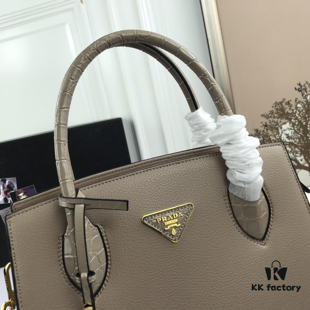 You're the Most Beautiful One – Minimalist and Fashionable Bag for the New Year