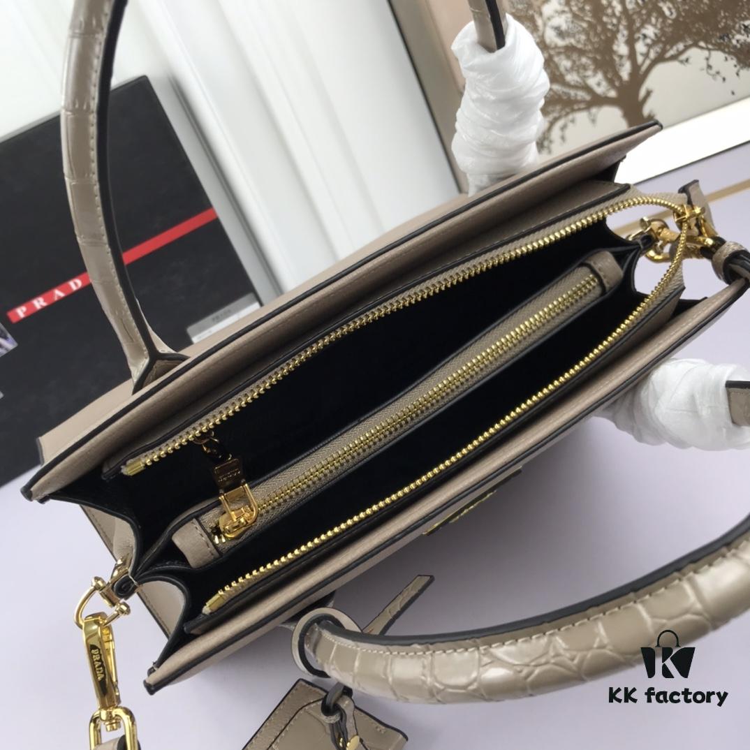 You're the Most Beautiful One – Minimalist and Fashionable Bag for the New Year