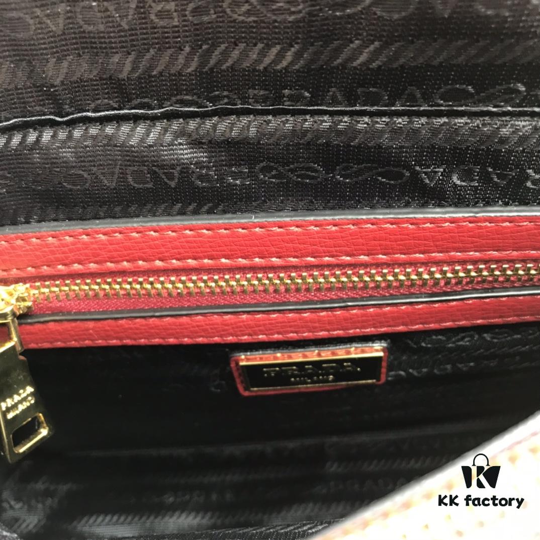 You Are the Most Beautiful — Minimalist and Fashionable Bag for the New Year