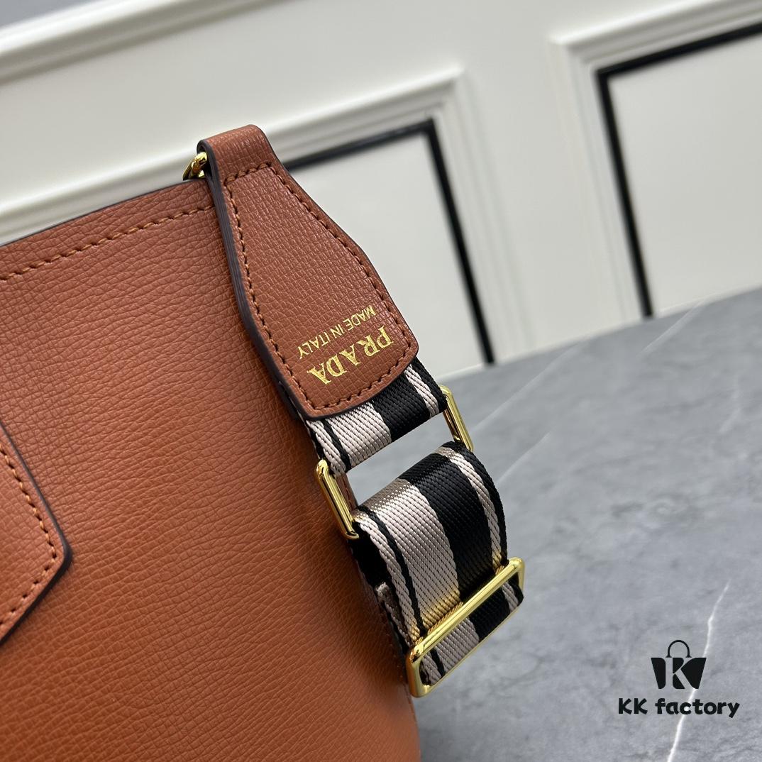 PRADA Mother-Child Bag - Latest Bestseller, Made from Imported Saffiano Leather, Double Leather Top Handles, Detachable and Adjustable Wide Leather Shoulder Strap, Two Exterior Zip Pockets, Classic Galleria Design