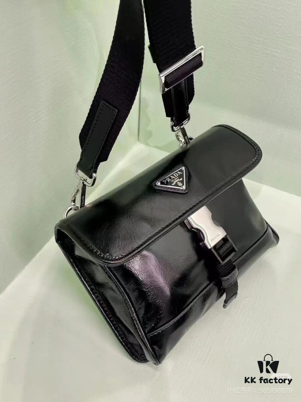 Prada Nylon Crossbody Bag Simple and Practical Design Unisex Fashion Accessory