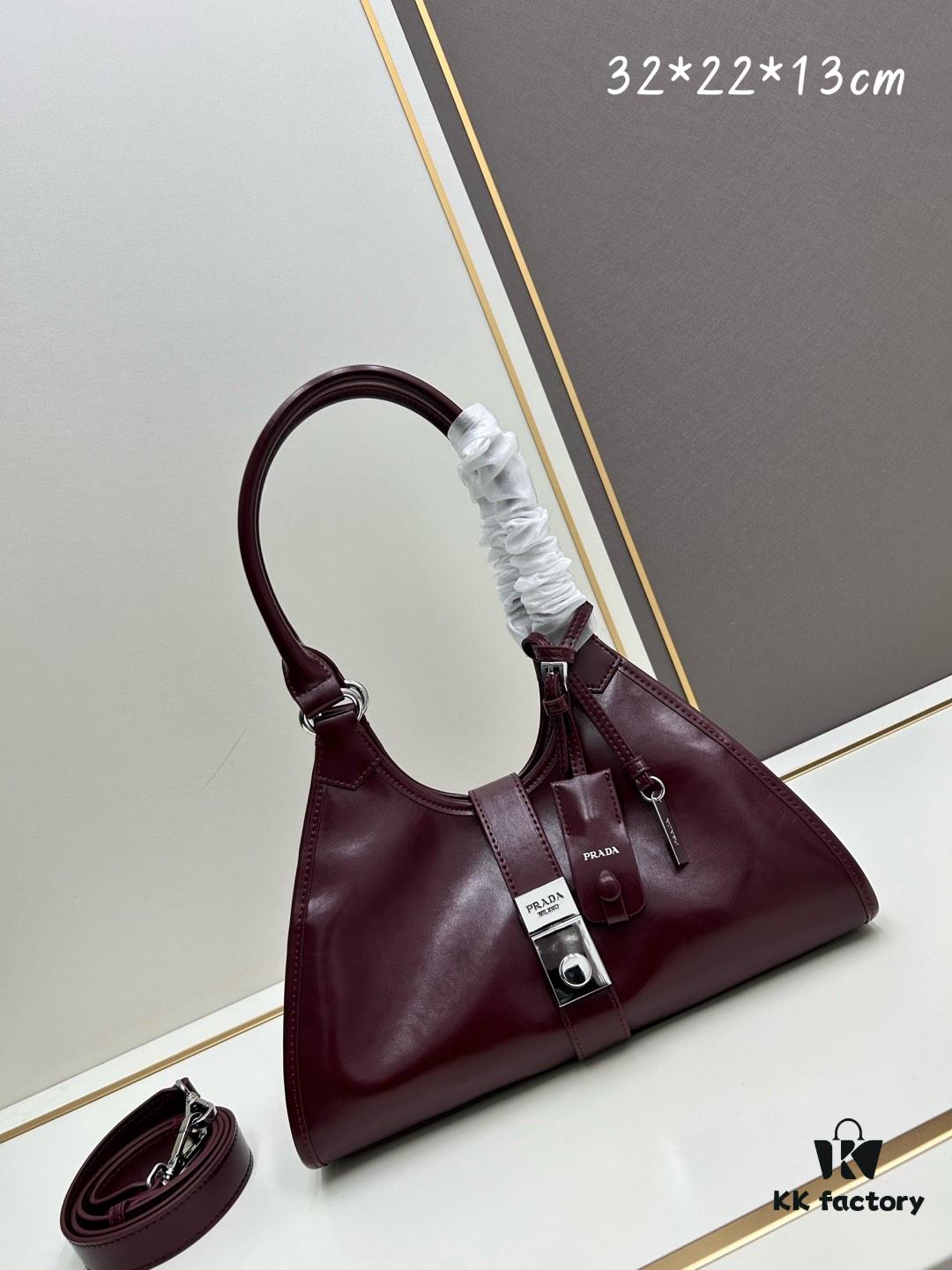 PRADA Counter New Arrival (All-Leather Series) Original Order Quality with Matching Hardware Full-Grain Oil-Waxed Calfskin Shoulder Bag