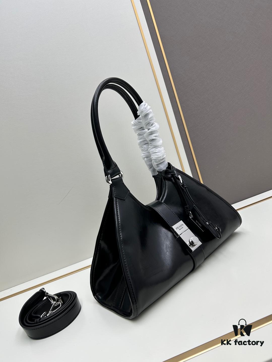 PRADA Counter New Arrival (All-Leather Series) Original Order Quality with Authentic Hardware Full-Grain Oil-Waxed Cowhide Shoulder Bag