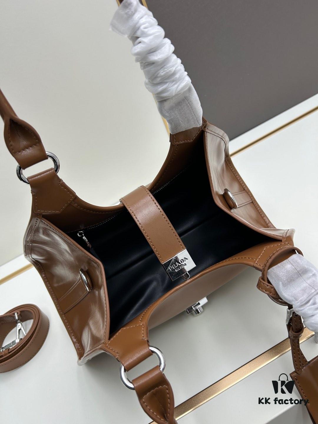 PRADA New Arrival Shoulder Bag (Full Leather Series) - Original Quality with Authentic Hardware, Full-Grain Wax Oil Cowhide