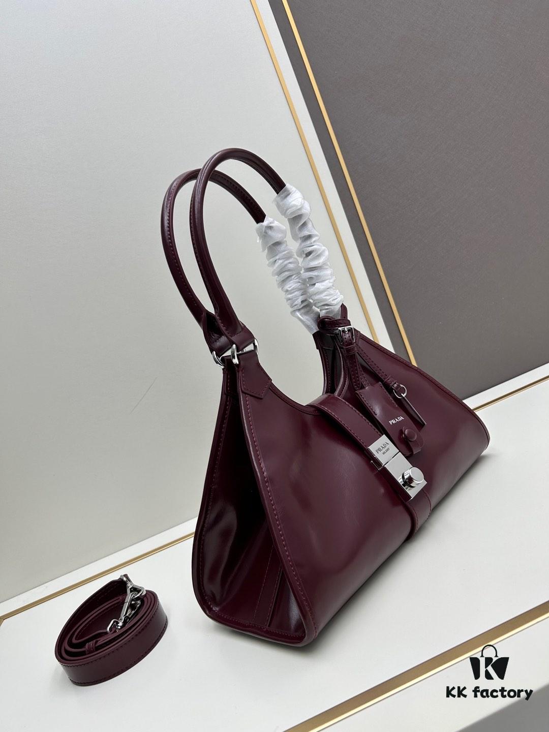 PRADA New Arrival Genuine Full-Grain Oil-Waxed Calfskin Shoulder Bag