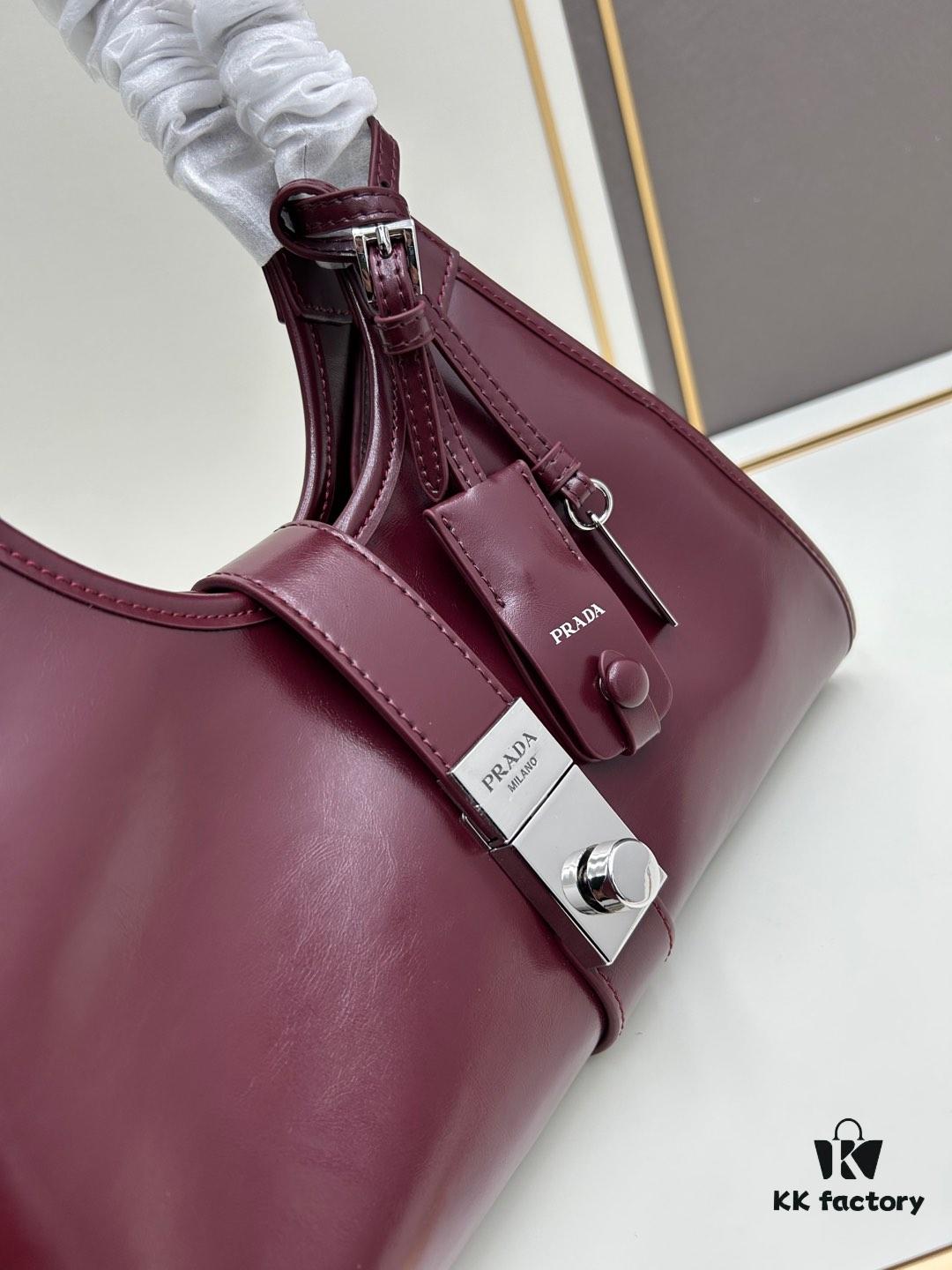 PRADA New Arrival Genuine Full-Grain Oil-Waxed Calfskin Shoulder Bag