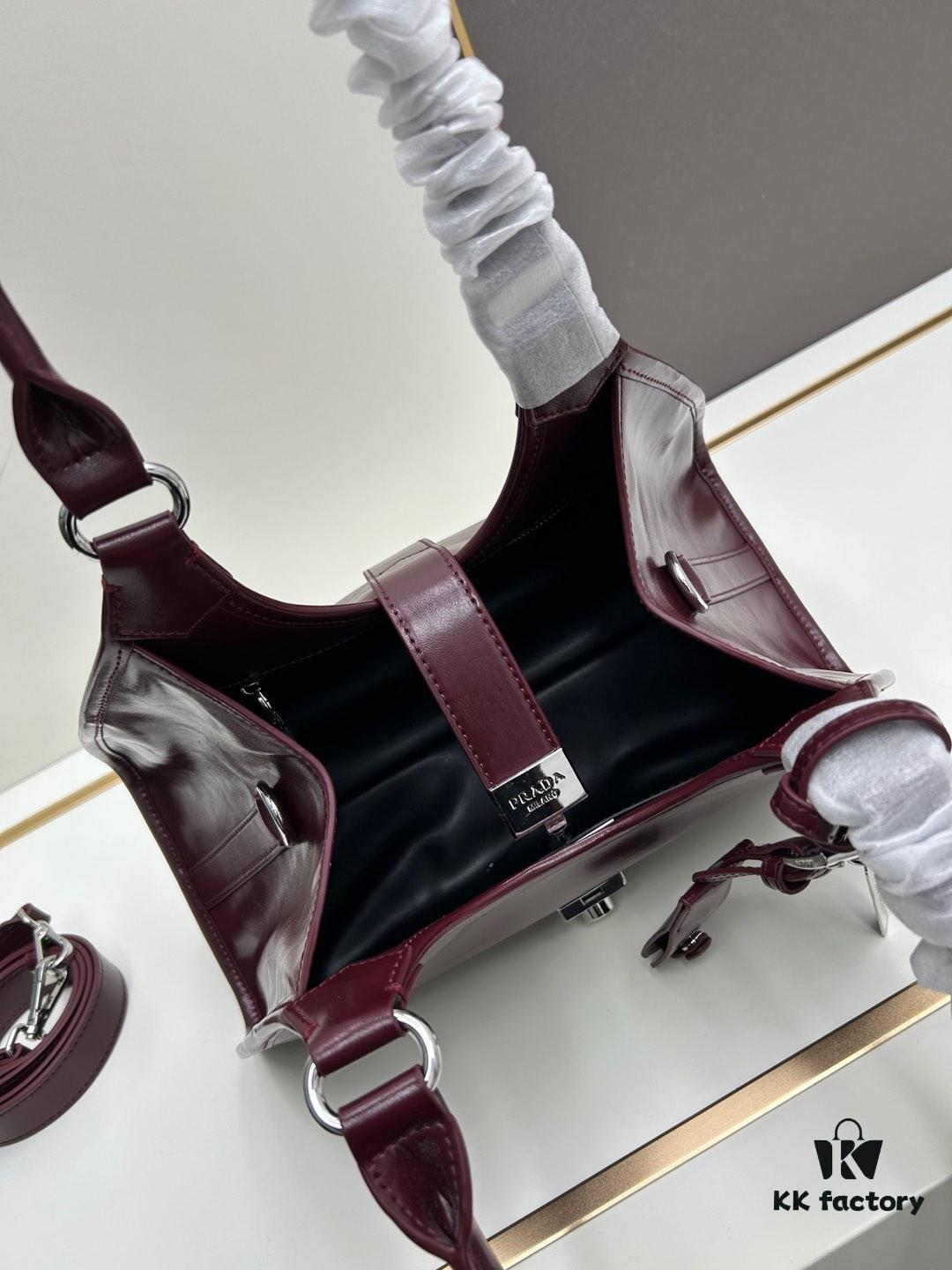 PRADA New Arrival Genuine Full-Grain Oil-Waxed Calfskin Shoulder Bag