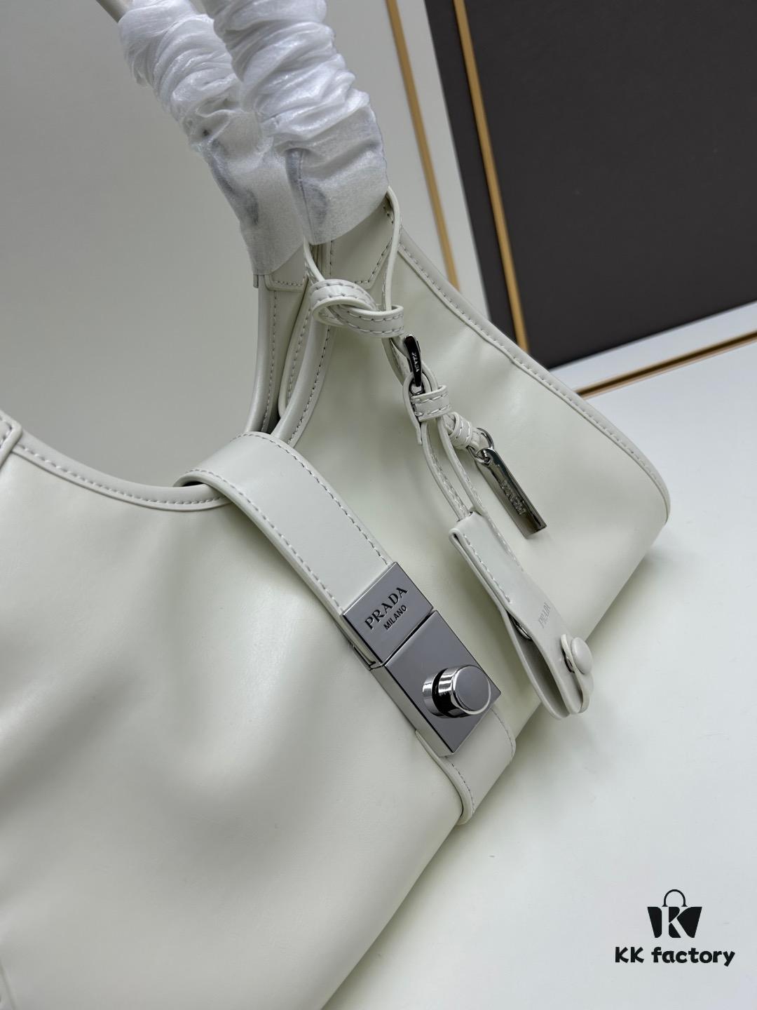 PRADA Counter New Arrival (Full Leather Series) — Original Order Quality with Authentic Hardware, Top-Grade Oil-Waxed Cowhide