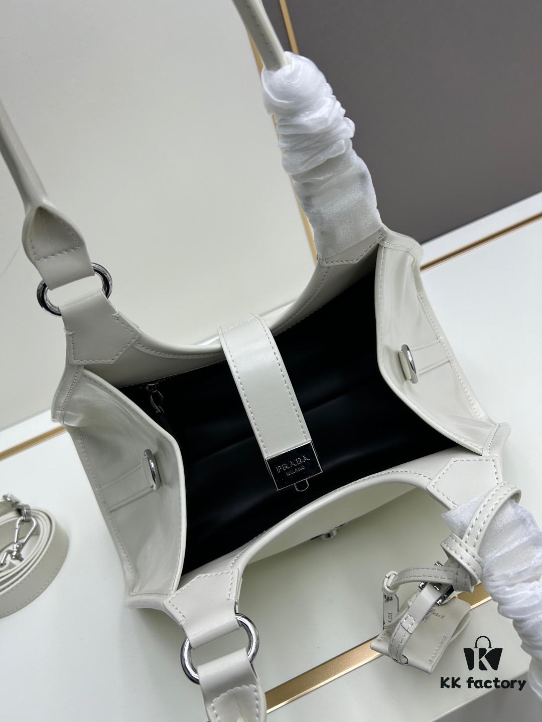 PRADA Counter New Arrival (Full Leather Series) — Original Order Quality with Authentic Hardware, Top-Grade Oil-Waxed Cowhide