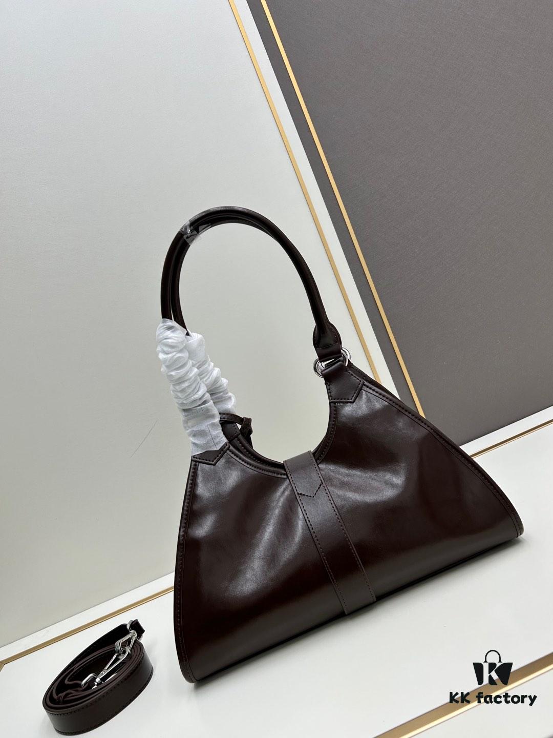 PRADA Counter New Arrival (All-Leather Series) Original Order Quality with Matching Hardware Full-Grain Oil-Waxed Cowhide Shoulder Bag