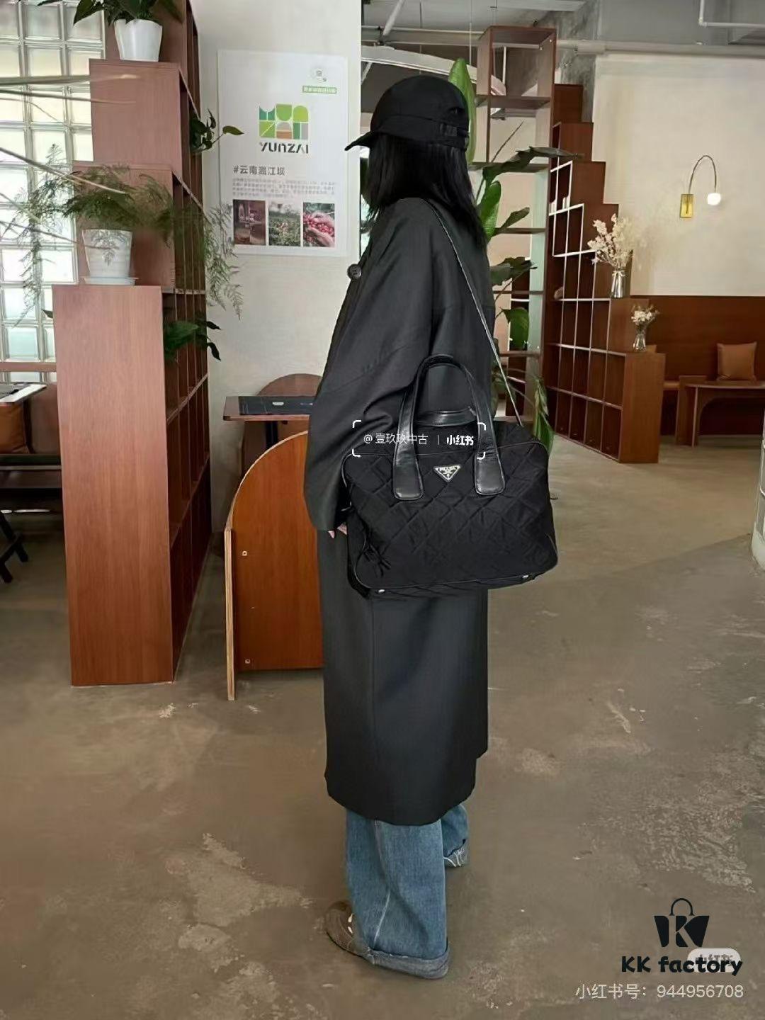 Prada New Arrival Travel Bag – Unisex Re-Nylon Quilted Duffel