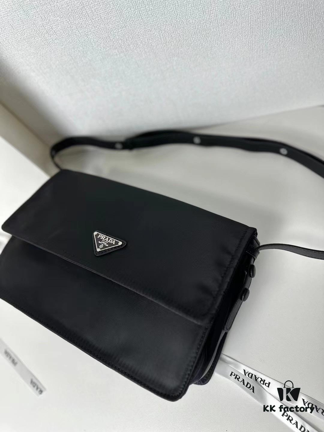 PRADA Large Size Leather-Trimmed Imported Parachute Fabric Bag