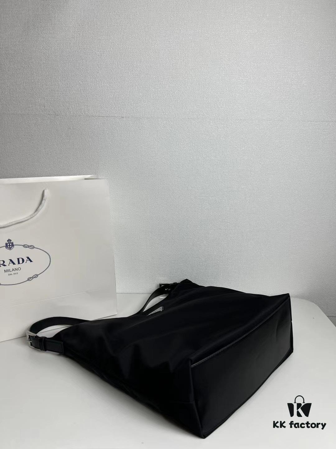 Prada Hobo Vintage Shoulder Bag, 28*30cm