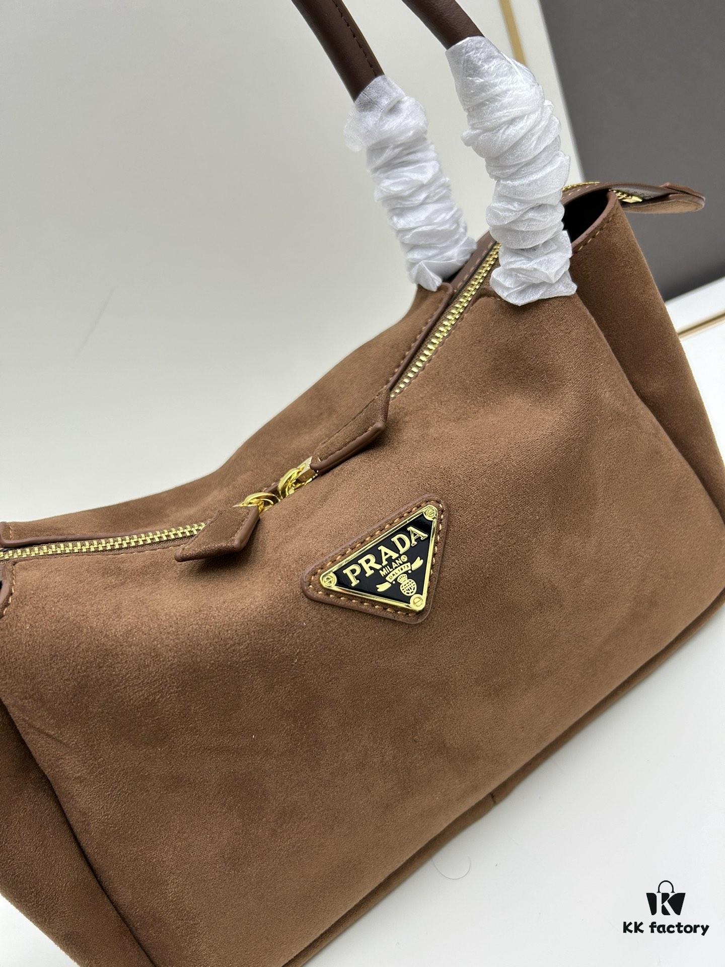 New Arrival Fall/Winter Prada FW Collection – Sophisticated Brown Tones with Elegant Simplicity