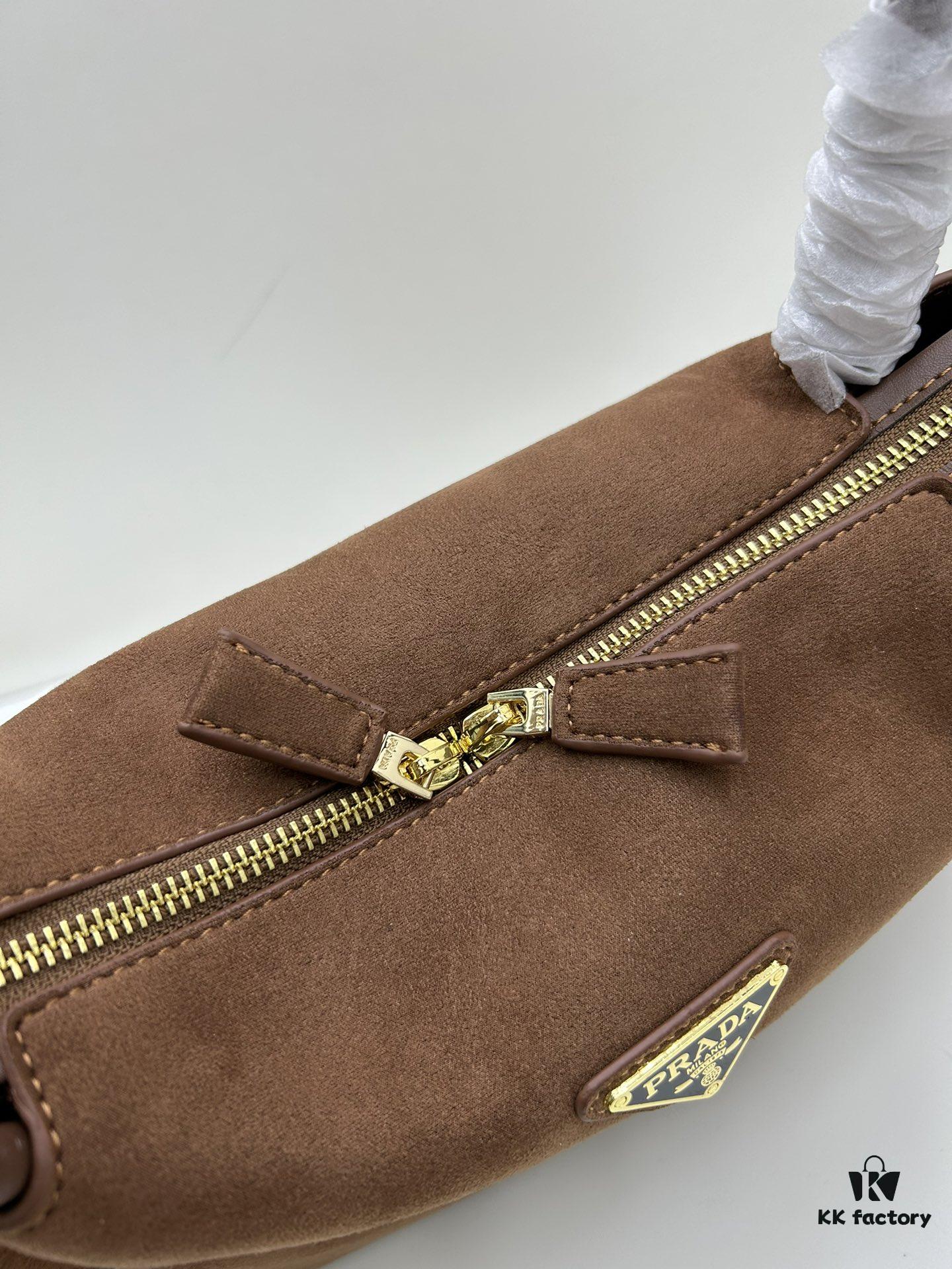 New Arrival Fall/Winter Prada FW Collection – Sophisticated Brown Tones with Elegant Simplicity