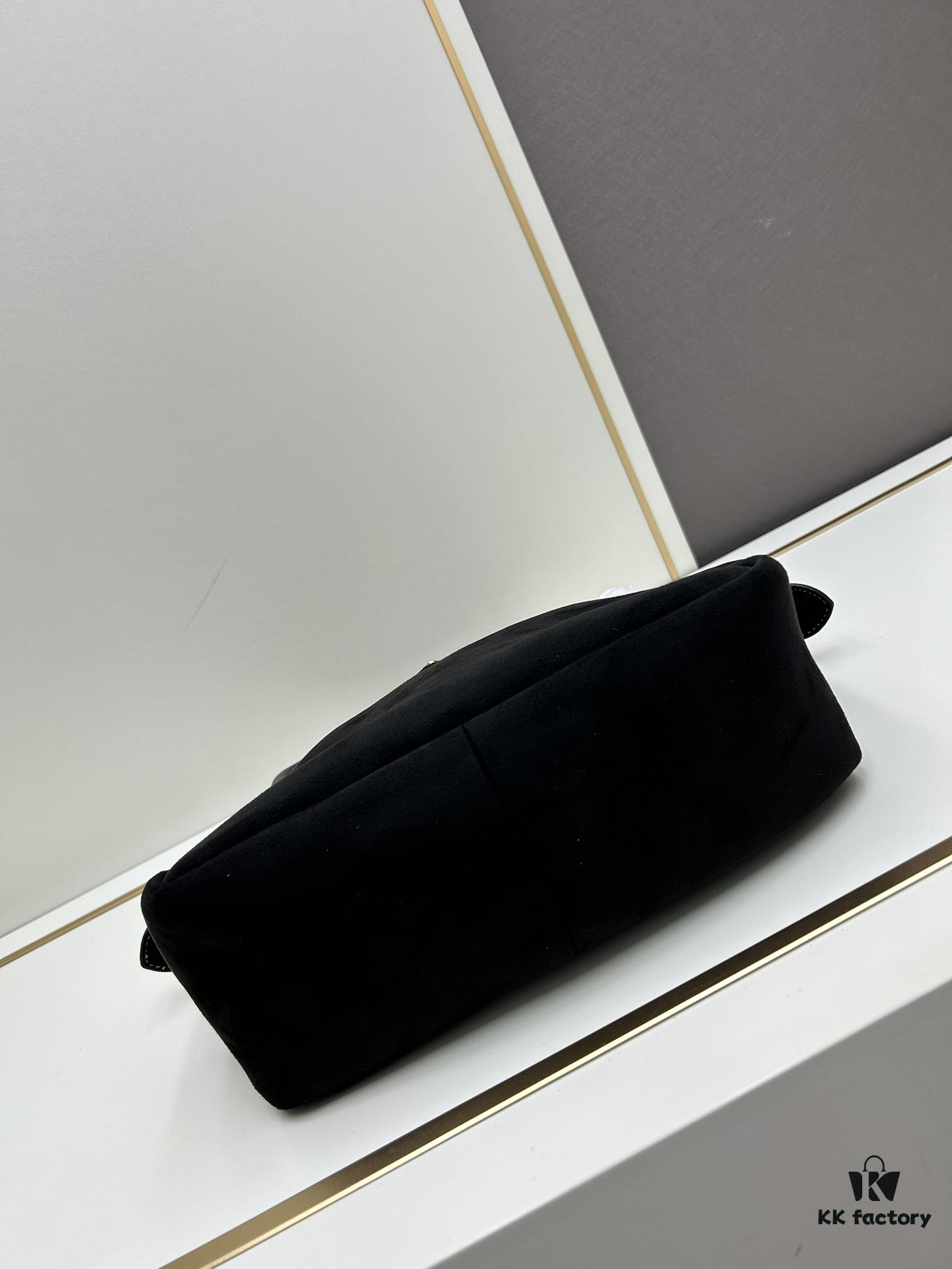 New Arrival Autumn-Winter Prada FW in Rich Brown Tone, Exuding Elegance and Warmth