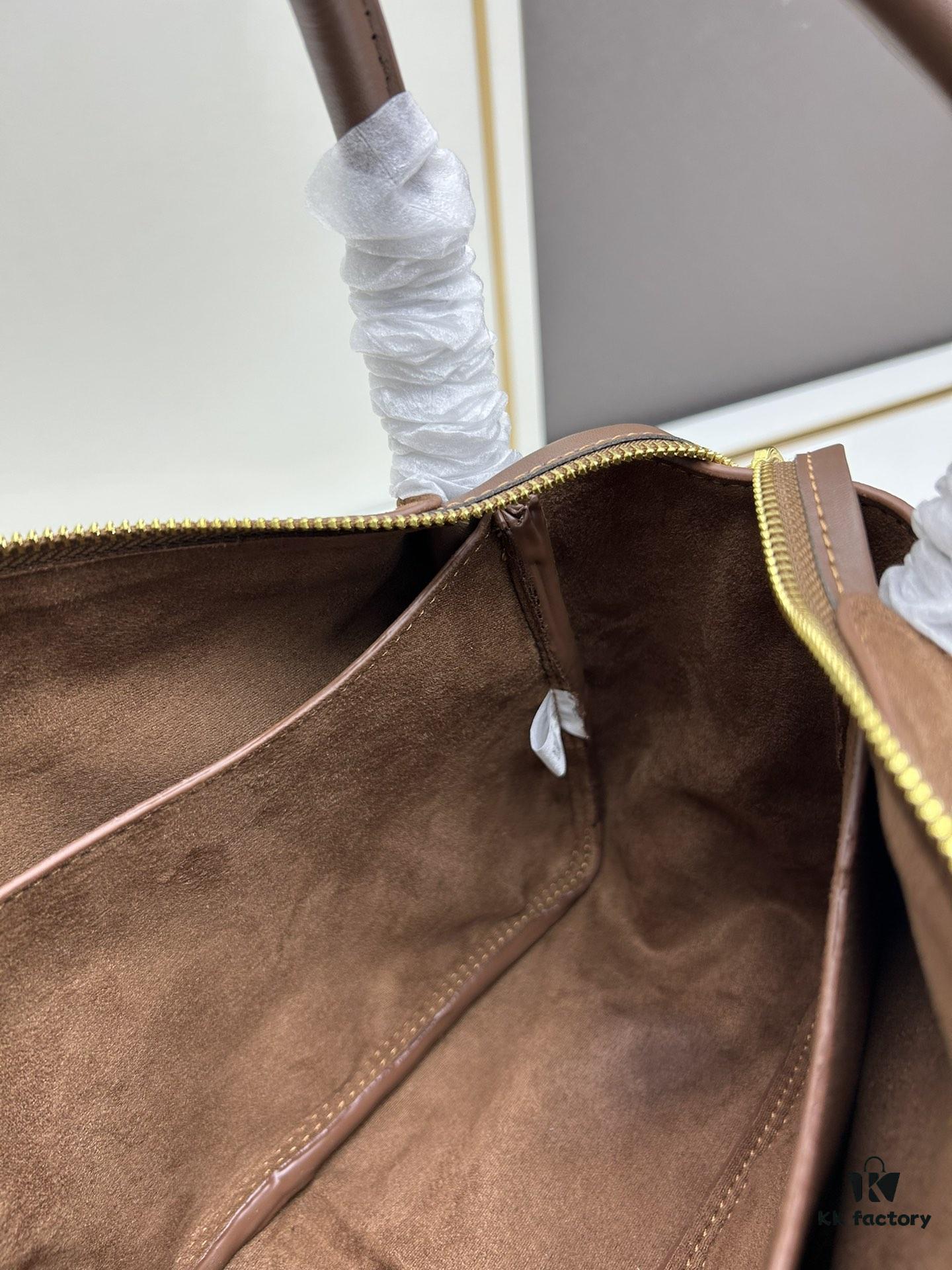 New Arrival Fall/Winter Prada FW Collection – Sophisticated Brown Tones with Elegant Simplicity