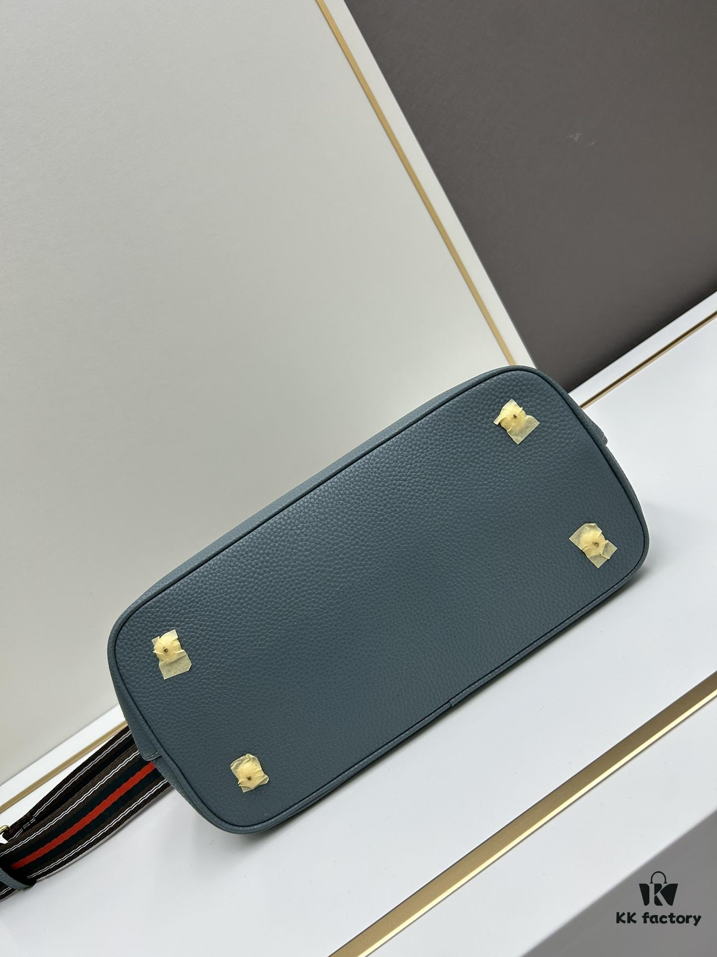 PRADA Classic Retro Handbag - Large Size, High-Quality Full-Grain Coarse Crispy Calfskin, Removable and Adjustable Strap, Multi-Way Carry (Handheld/Shoulder/Crossbody)