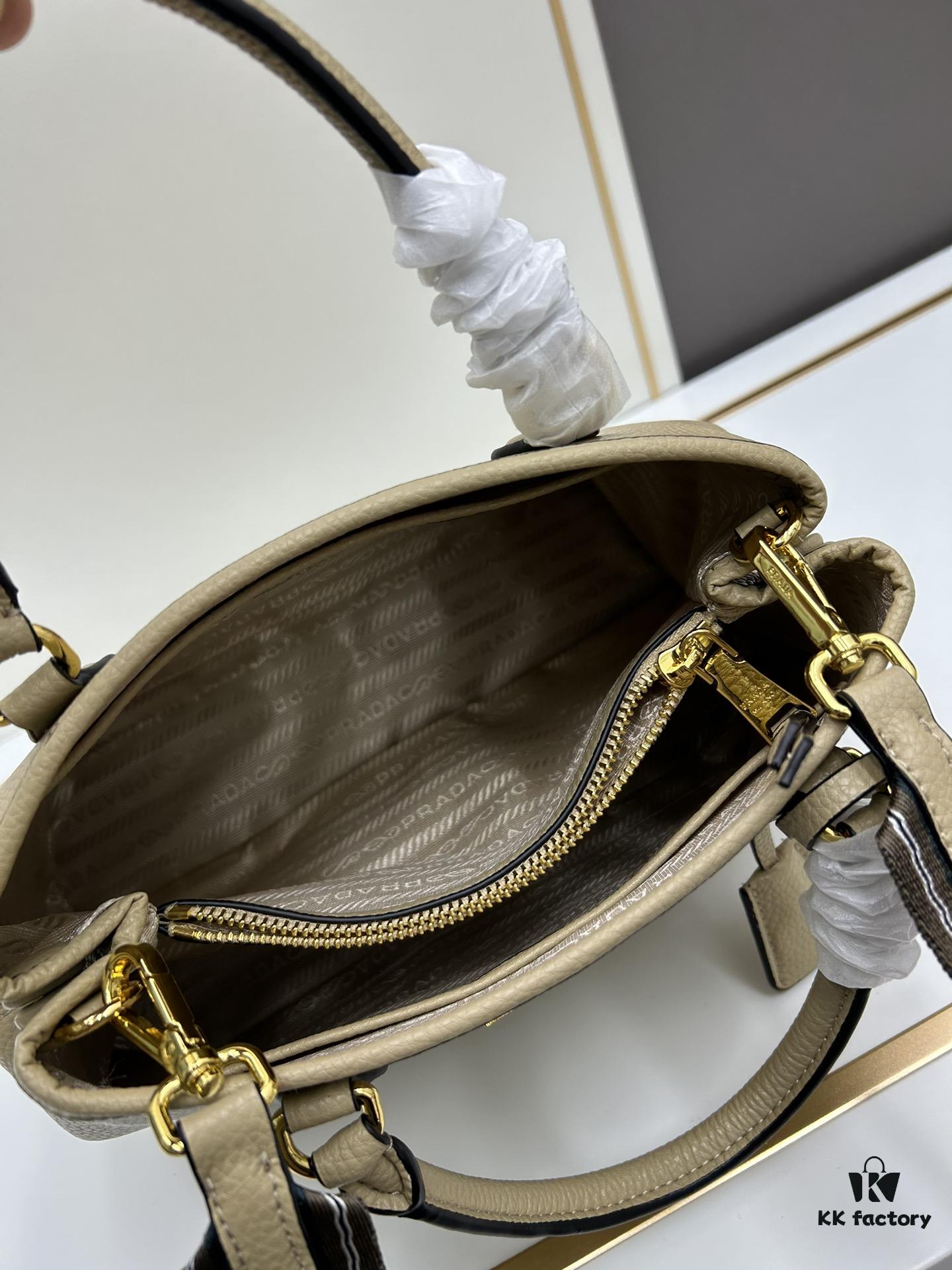 PRADA High-Quality Cabinet Classic Retro Handbag - Large Size